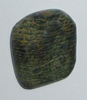 Serpentin-Silberauge TS 3 ca. 2,2 cm breit x 2,4 cm hoch x 1,0 cm dick (7,3 gr.)