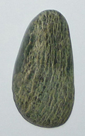 Serpentin-Silberauge TS 4 ca. 2,0 cm breit x 4,0 cm hoch x 1,0 cm dick (9,0 gr.)