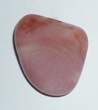 Achat rosa Aprikosen TS gebohrt 1 ca. 2,0 cm breit x 2,1 cm hoch x 1,0 cm dick (6,2 gr.)