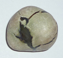Achat Amulettstein TS 2 ca. 2,6 cm breit x 2,9 cm hoch x 2,1 cm dick 28,50 (21,0 gr.)