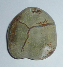 Achat Amulettstein gebohrt TS 1 ca. 2,4 cm breit x 2,5 cm hoch x 1,5 cm dick (11,3 gr.)