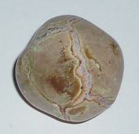 Achat Amulettstein gebohrt TS 6 ca. 2,5 cm breit x 2,4 cm hoch x 1,9 cm dick (14,3 gr.)