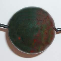 Heliotrop-Kugel gebohrt, ø 2,0 cm mit Lederband