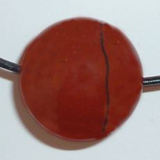Jaspis rot Kugel gebohrt, ø 1,9 cm mit Lederband