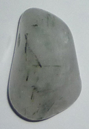 Aktinolithquarz TS gebohrt 3 ca. 1,9 cm breit x 2,9 cm hoch x 1,7 cm dick (12,2 gr.)