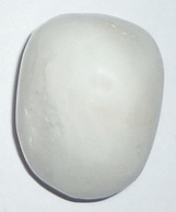 Aragonit weiß TS 4 ca. 2,1 cm breit x 2,7 cm hoch x 2,2 cm dick (20,1 gr.)