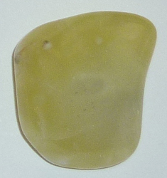 Prehnit gelb TS 6 ca. 2,5 cm breit x 2,9 cm hoch x 1,5 cm dick (17,3 gr.)