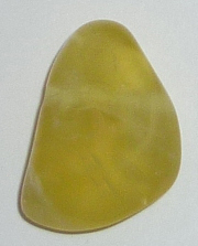 Prehnit gelb TS gebohrt 3 ca. 2,0 cm breit x 2,8 cm hoch x 1,4 cm dick (11,1 gr.)