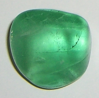 Fluorit grün TS 3 ca. 2,1 cm breit x 2,3 cm hoch x 1,5 cm dick (13,1 gr.)