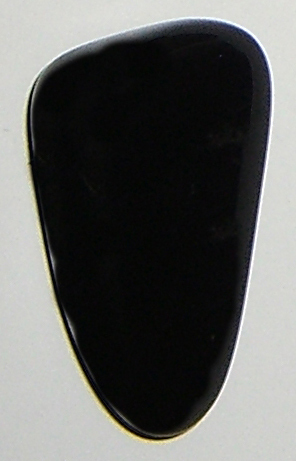 Onyx TS 03 ca. 2,0 cm breit x 3,5 cm hoch x 1,4 cm dick (11,9 gr.)
