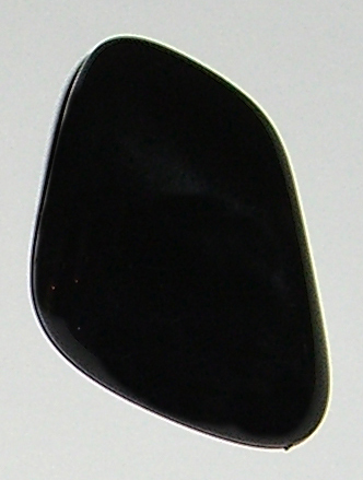 Onyx geb. TS 2 ca. 2,3 cm breit x 3,7 cm hoch x 1,5 cm dick (16,3 gr.)