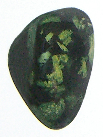 Porphyrit Epidot TS 3 ca. 2,7 cm breit x 4,0 cm hoch x 2,0 cm dick (28,8 gr.)