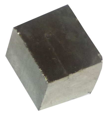 Pyrit Wuerfel 04 ca. 1,1 cm breit x 1,3 cm hoch x 1,1 cm dick (7,3 gr.)