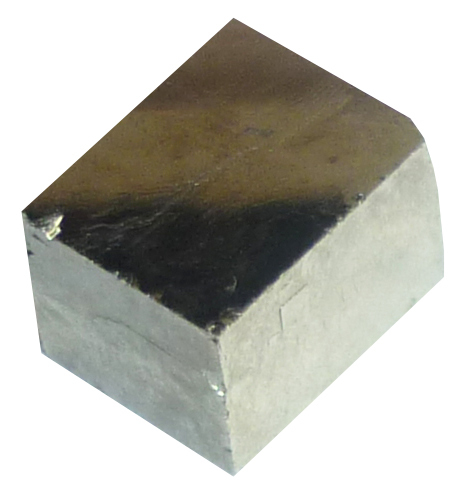 Pyrit Wuerfel 05 ca. 1,2 cm breit x 1,5 cm hoch x 1,0 cm dick (8,1 gr.)