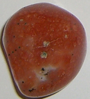 Achat rot TS (Marokko) 3 ca.1,9 cm breit x 2,1 cm hoch x 1,7 cm dick (10,5 gr.)