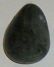 Aktinolith gebohrt TS 1 ca. 1,8 cm breit x 2,6 cm hoch x 1,2 cm dick (7,8 gr.)