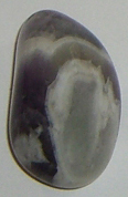 Amethyst Chevron TS 3 ca. 1,8 cm breit x 2,9 cm hoch x 1,6 cm dick (11,7 gr.)