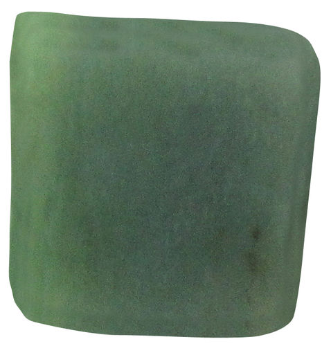 Jade gruen TS 1 ca. 1,5 cm breit x 1,5 cm hoch x 0,5 cm dick (2,7 gr.)